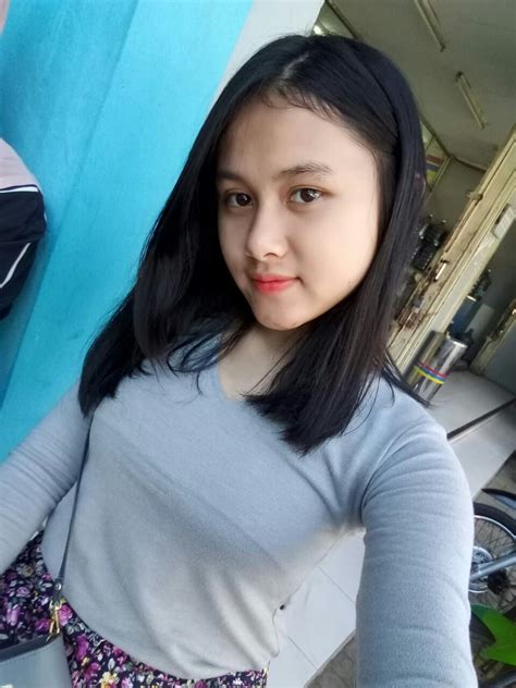 Bokep Indo Pelajar SMA Memek Tembem Ngewe 